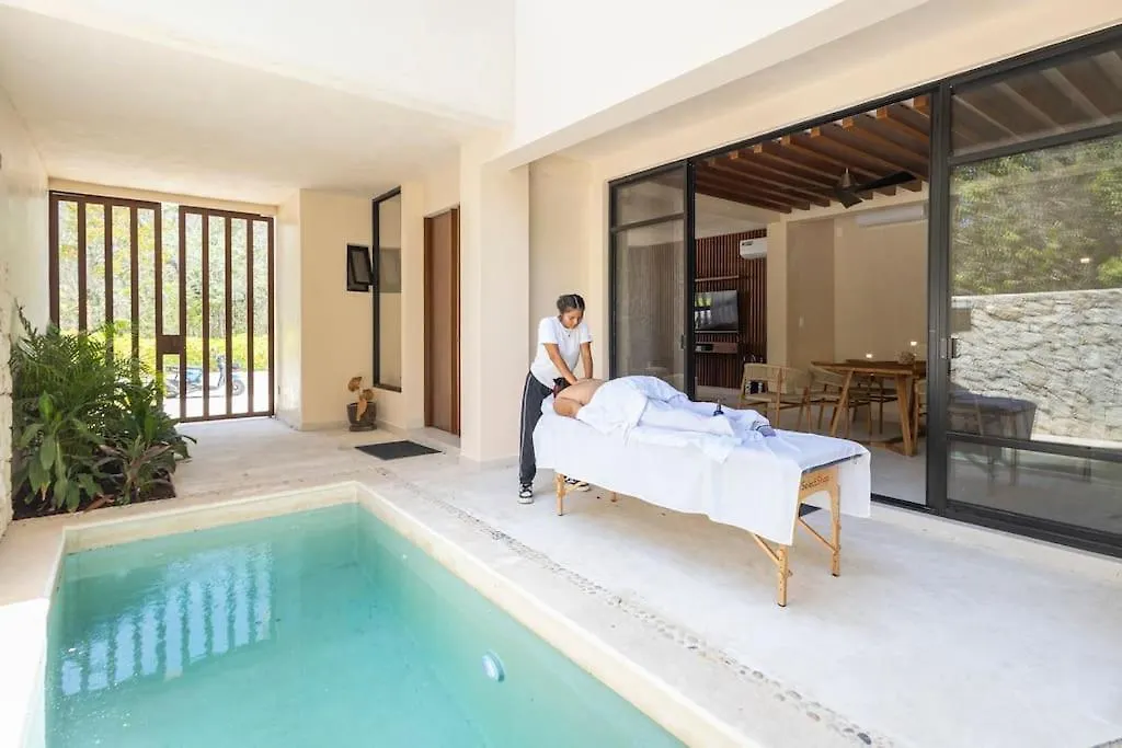 Brand New Lux 4 Bed Villa 2 Pools! Tulum Mexiko