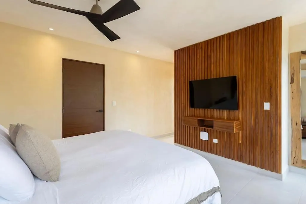 Brand New Lux 4 Bed Villa 2 Pools! Tulum Mexiko