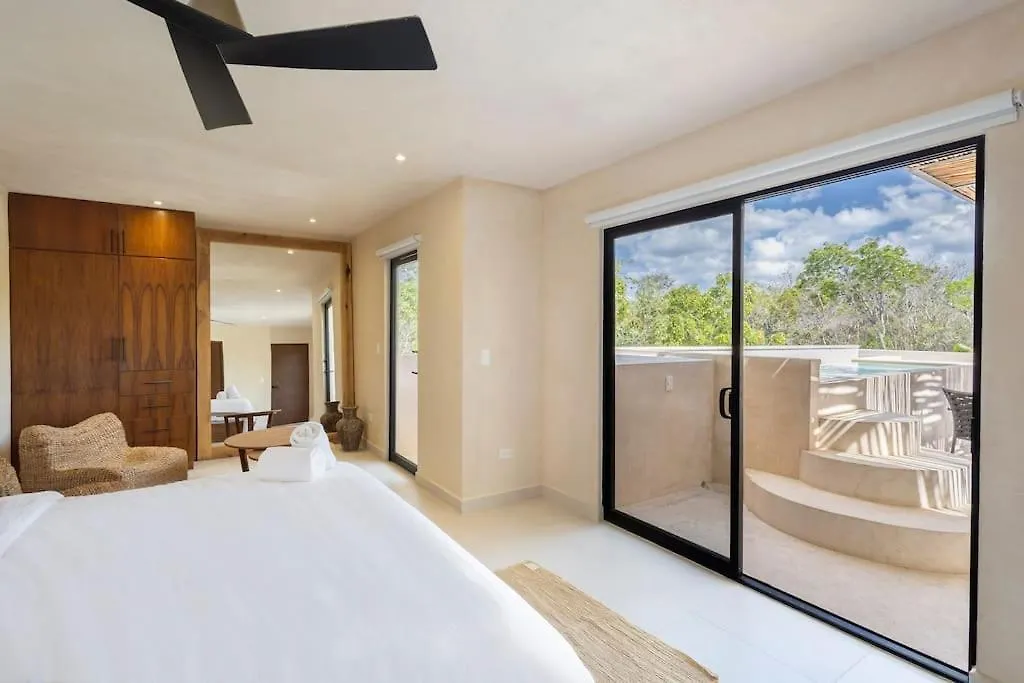 Brand New Lux 4 Bed Villa 2 Pools! Tulum Mexiko
